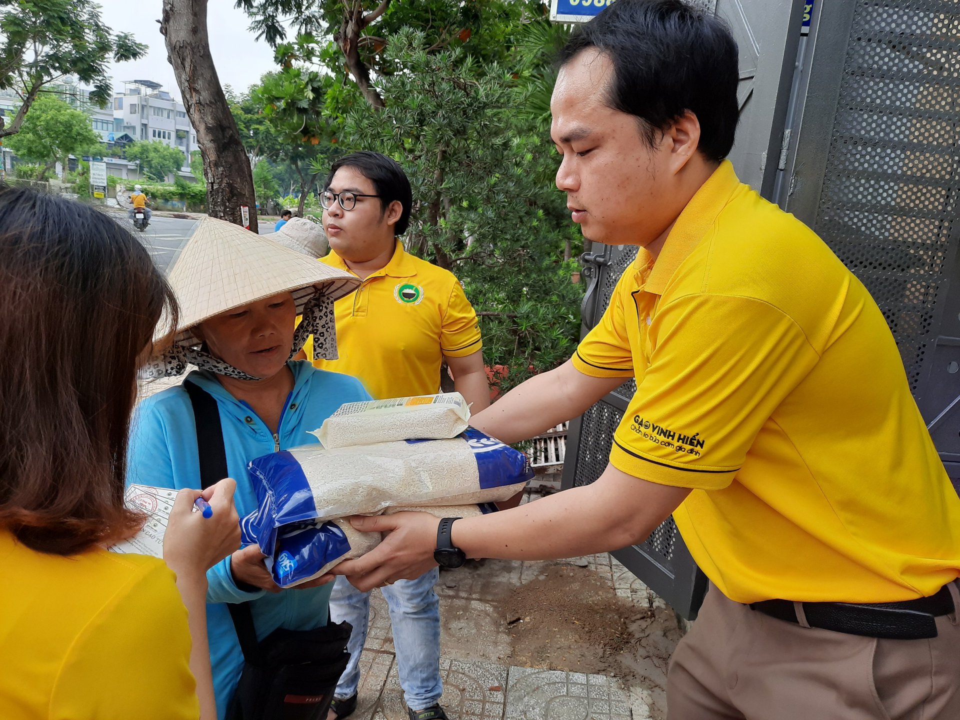 Gạo từ thiện 1 Charity meaning photo