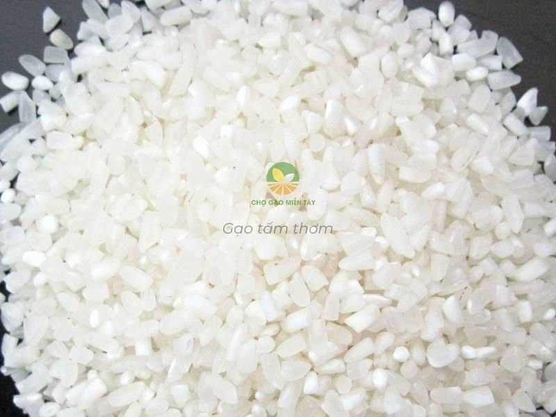 Gạo rẻ nhất bao nhiêu tiền? 2 Gạo Tấm Thơm với giá 14,300/kg